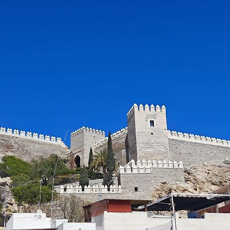 Casita La Paloma Bonita Del Pescador Hasta 5 Personas En El Casco Antiguo La Medina Centro Almeria Bajo Alcazaba Terraza Buena Vista Parking Privado Y Sabanas En Opcion Exterior photo