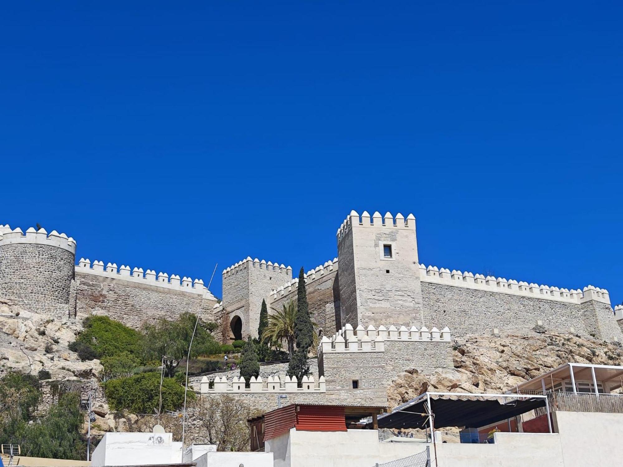 Casita La Paloma Bonita Del Pescador Hasta 5 Personas En El Casco Antiguo La Medina Centro Almeria Bajo Alcazaba Terraza Buena Vista Parking Privado Y Sabanas En Opcion Exterior photo